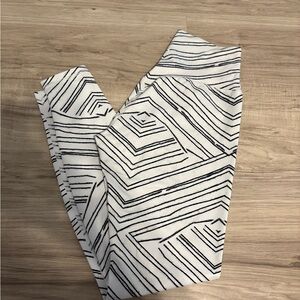 BuffBunny Black and White Patterned Leggings